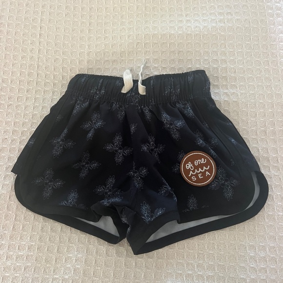 3 PAIRS! Of One Sea and Patagonia 2T shorts, excellent condition - Picture 3 of 11